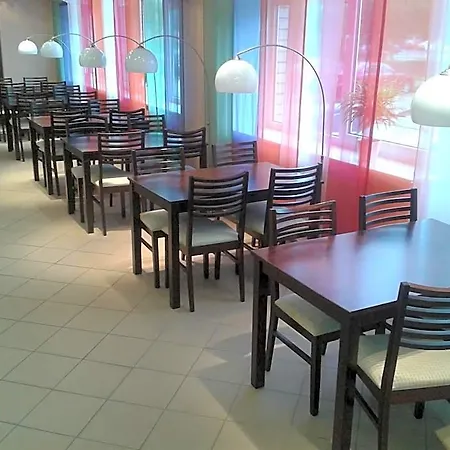 Ostello Sports Centre *