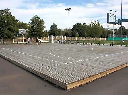 Sports Centre *